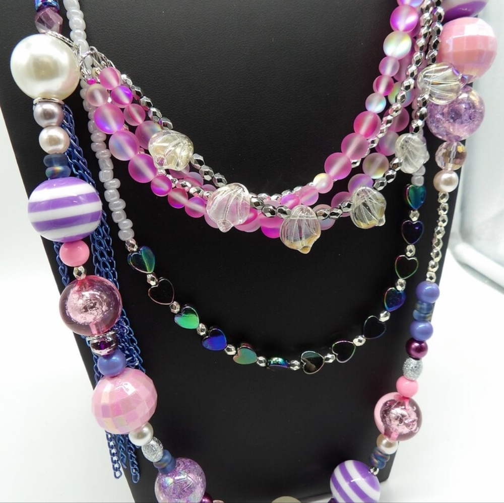 🆕️ Pink & Purples Multi Layered Necklace - Picture 4 of 10